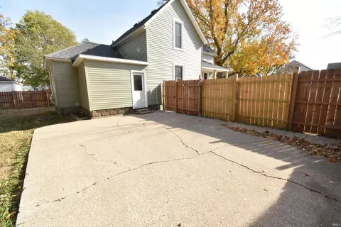 203 E Main St, Fowler, IN 47944 photo 6