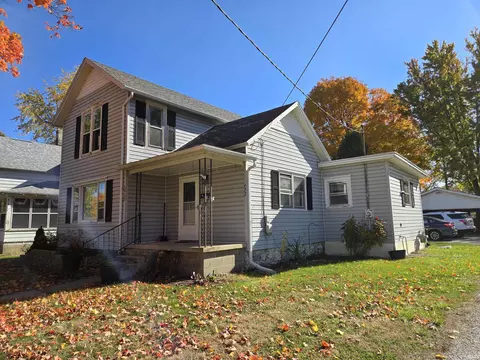 422 Pennsylvania Ave, Plymouth, IN 46563