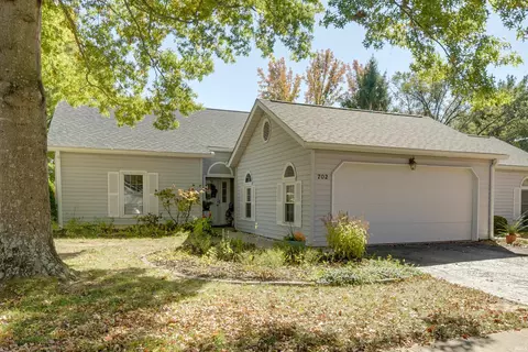 702 E Heather Dr, Bloomington, IN 47401 photo 1