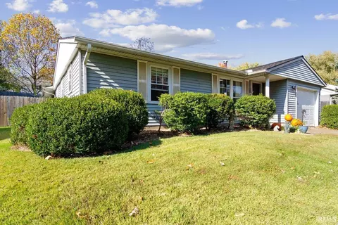 4718 Ridge Knoll Dr, Evansville, IN 47710