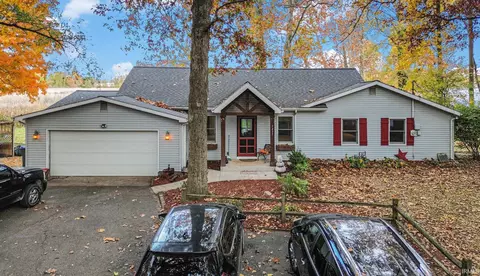 7437 W Snyder Rd, Warsaw, IN 46580