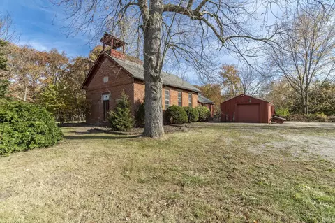 8126 Coldwater Rd, Fort Wayne, IN 46825