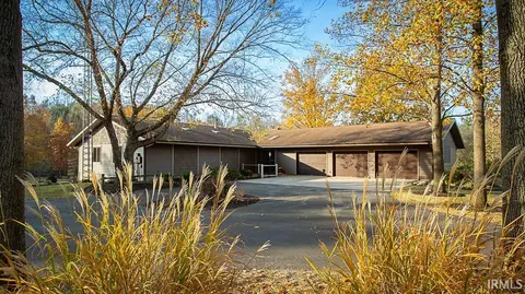6511 Indian Meadow Ln, West Lafayette, IN 47906