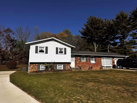 105 Jack Ct, Odon, IN 47562 photo 1
