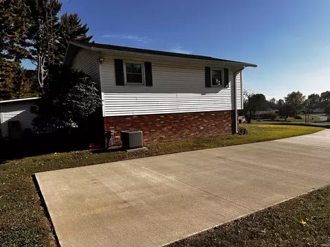 105 Jack Ct, Odon, IN 47562 photo 14