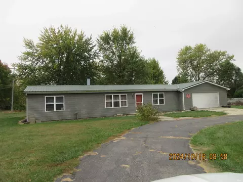 203 W Myrtle Glen Rd, Silver Lake, IN 46982