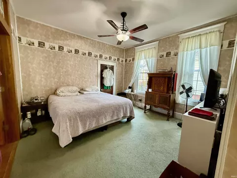 607 E Walnut St, Washington, IN 47501 photo 8