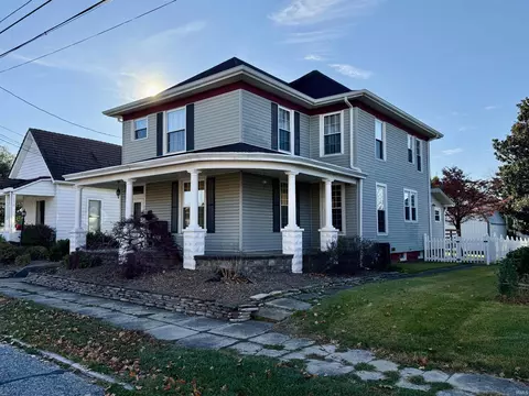 607 E Walnut St, Washington, IN 47501 photo 1