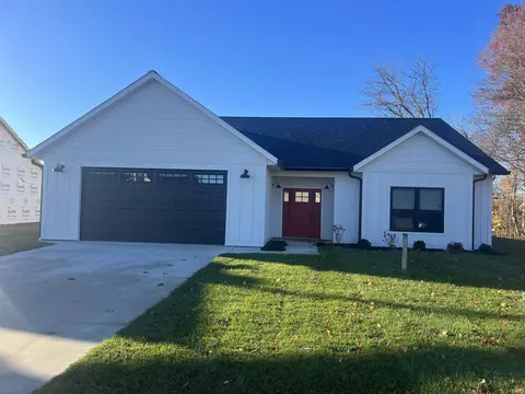 939 Stonehenge Dr, Bedford, IN 47421