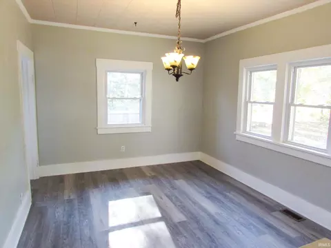 507 E May St, Walton, IN 46994 photo 5