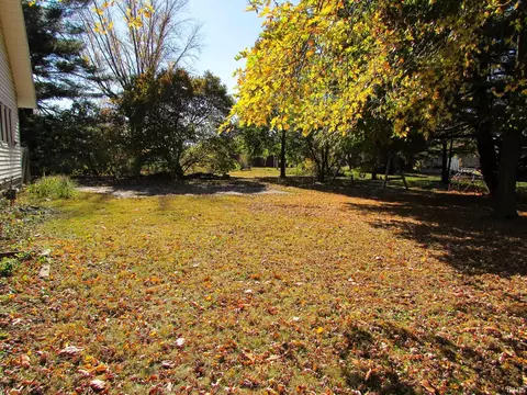 507 E May St, Walton, IN 46994 photo 3