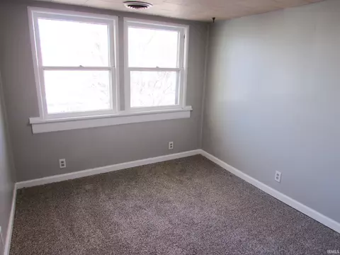 507 E May St, Walton, IN 46994 photo 12