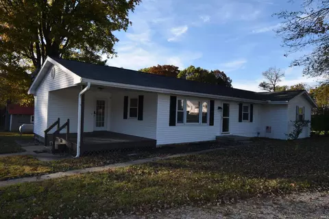 6372 S County Rd, Winslow, IN 47598