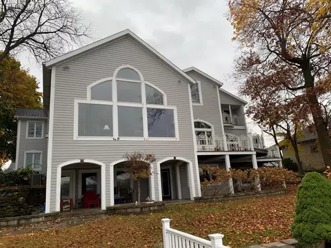 660 Spring Beach Rd, Rome City, IN 46784