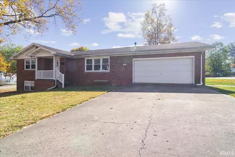 209 E Brummitt St, Owensville, IN 47665