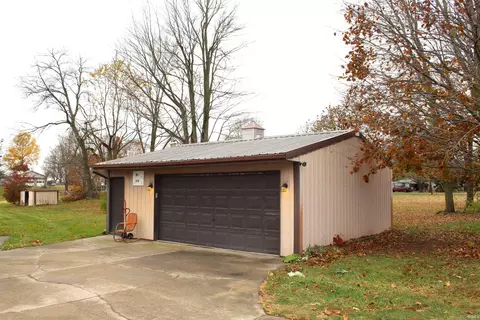302 Fourth St, Hudson, IN 46747 photo 5