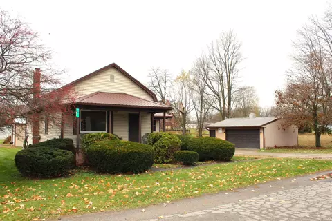 302 Fourth St, Hudson, IN 46747 photo 2