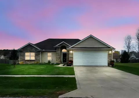 805 Hope Dr, Fremont, IN 46737