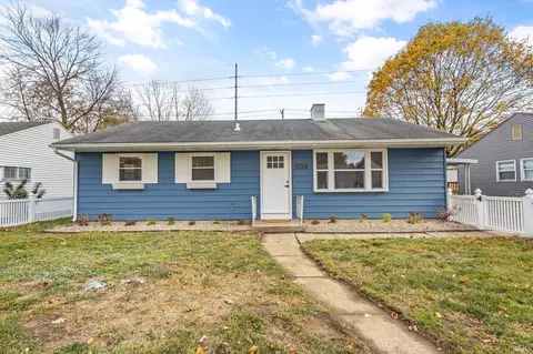 904 Pemberton Dr, Fort Wayne, IN 46805