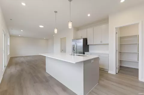 Kitchen - 1237 Mosaic St, Huntertown, IN 46748 photo 3 of 4