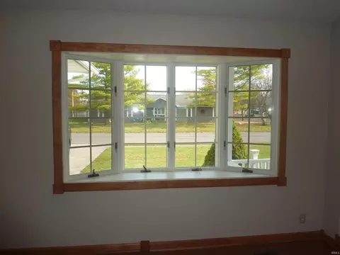 705 N Ivanhoe Dr, Marion, IN 46952 photo 3