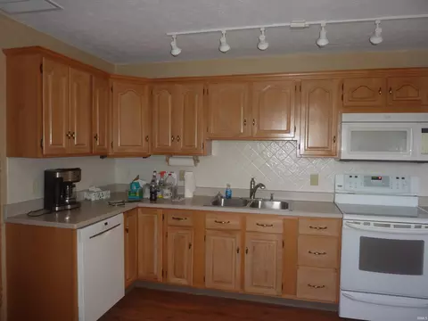 705 N Ivanhoe Dr, Marion, IN 46952 photo 7