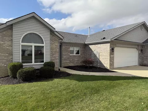 31 Clubview Dr, Hartford City, IN 47348