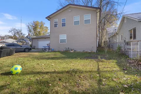 814 N Edgewater Dr, Silver Lake, IN 46982