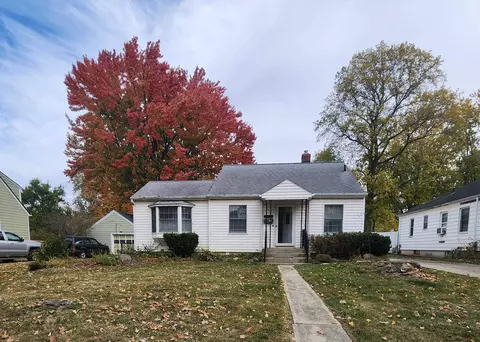 2431 Carlton Ct, Fort Wayne, IN 46802