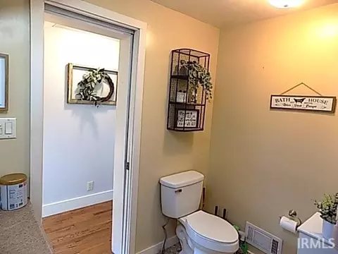 237 Eckman St, South Bend, IN 46614 photo 24
