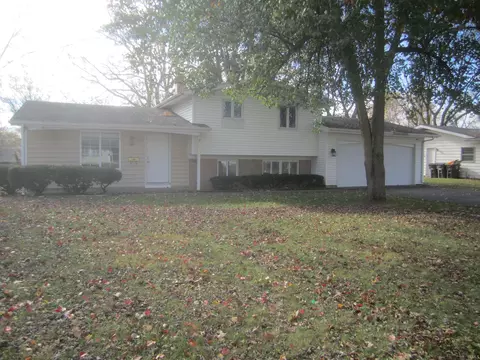 4614 Willard Dr, Fort Wayne, IN 46815 photo 1