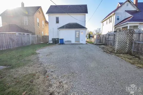 316 E 8th St, Muncie, IN 47302 photo 3