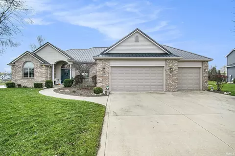 2911 E Lake Tahoe Trl, Warsaw, IN 46582