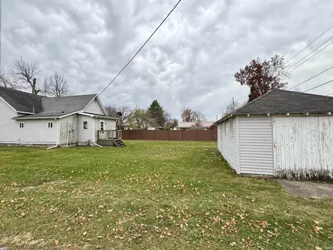 323 E First St, Fairmount, IN 46928 photo 11