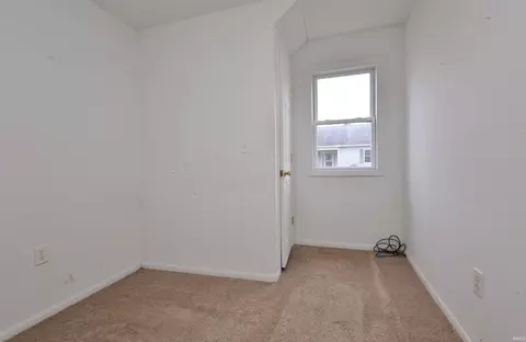 323 E First St, Fairmount, IN 46928 photo 9
