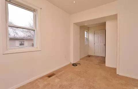 323 E First St, Fairmount, IN 46928 photo 8