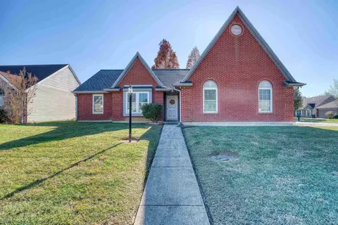 3801 Deer Trail Dr, Evansville, IN 47715