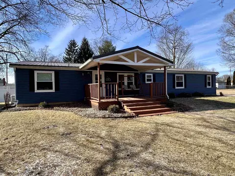 1502 College Ave, Rochester, IN 46975