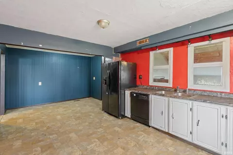 8725 E Us 20 Hwy, Lagrange, IN 46761 photo 19