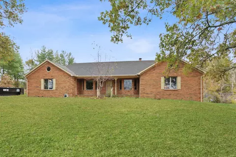 8232 Middle Mount Vernon Rd, Evansville, IN 47712
