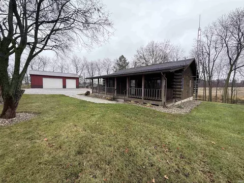 8545 W Knapp Lake Rd, Kimmell, IN 46760