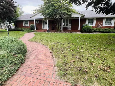 210 E Gonzales St, Francesville, IN 47946