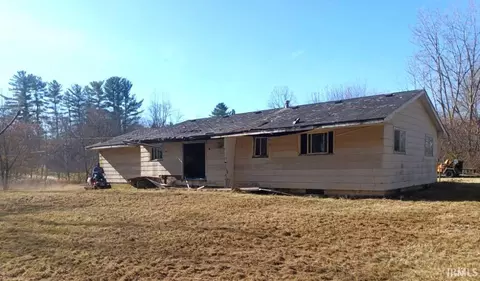 5940 S East Channel Rd, Warsaw, IN 46580