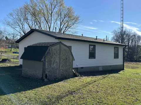 2011 J St, Bedford, IN 47421 photo 6