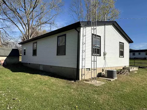 2011 J St, Bedford, IN 47421 photo 8