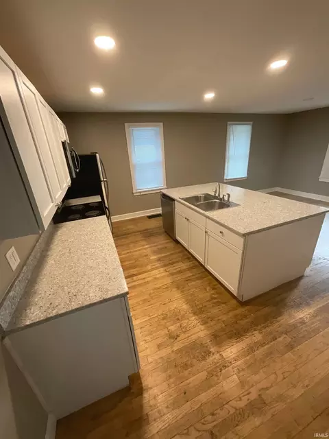 Kitchen - 610 N 612 N Dunn St, Bloomington, IN 47408 photo 3 of 6