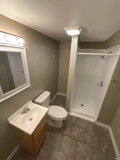 Bath - 610 N 612 N Dunn St, Bloomington, IN 47408 photo 5 of 6