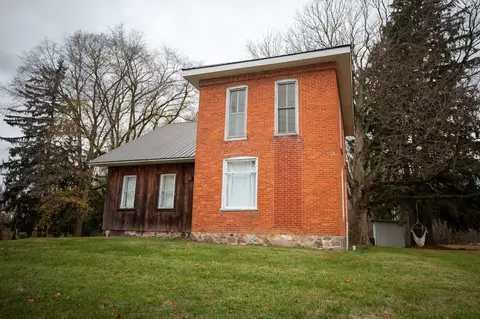 805 N Jefferson St, Silver Lake, IN 46982