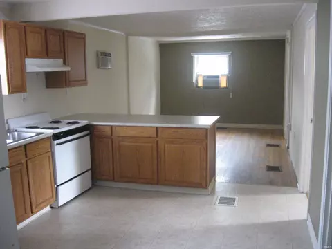 415 E 417 E 10th St, Bloomington, IN 47401 photo 11