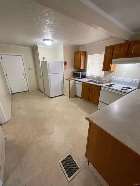 415 E 417 E 10th St, Bloomington, IN 47401 photo 5